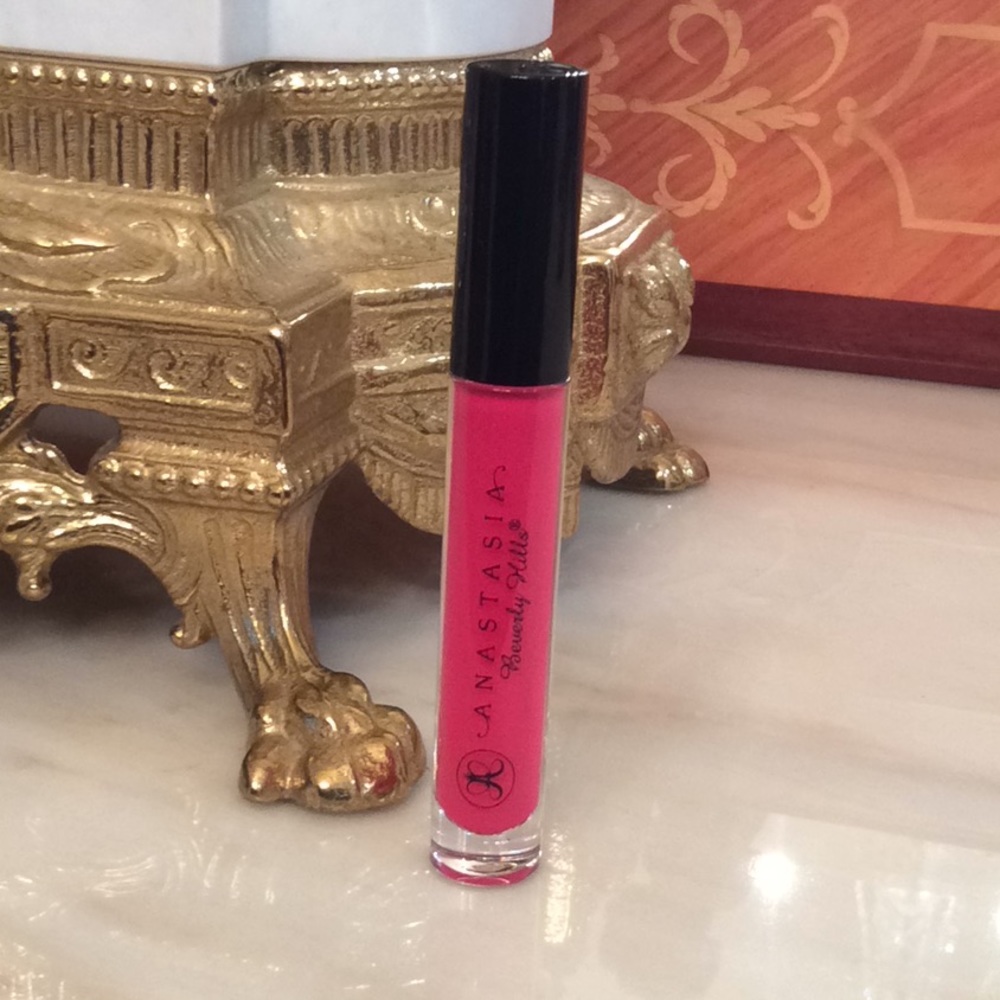 Anastasia Beverly Hills Lip Gloss. Petal.